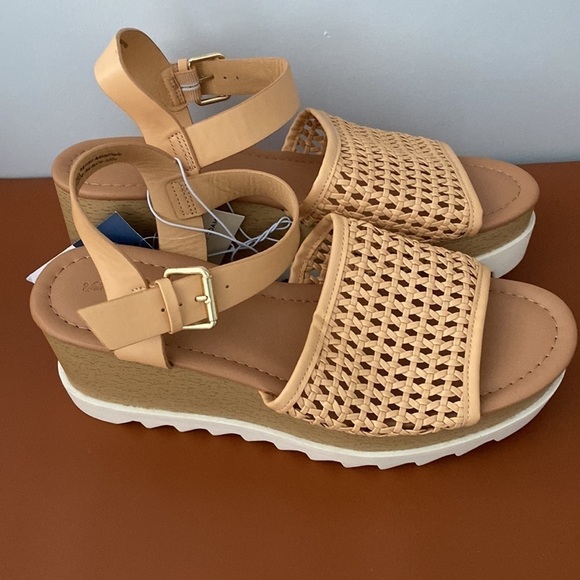 Women's Alba Wide Width Platform Heels Universal Thread Tan Size 9.5 - Picture 5 of 7